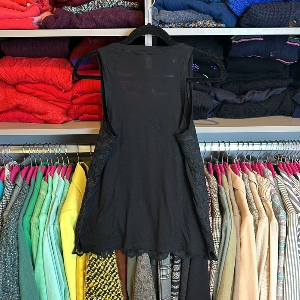J Crew black embroidered sleeveless scoop neck top size XS​